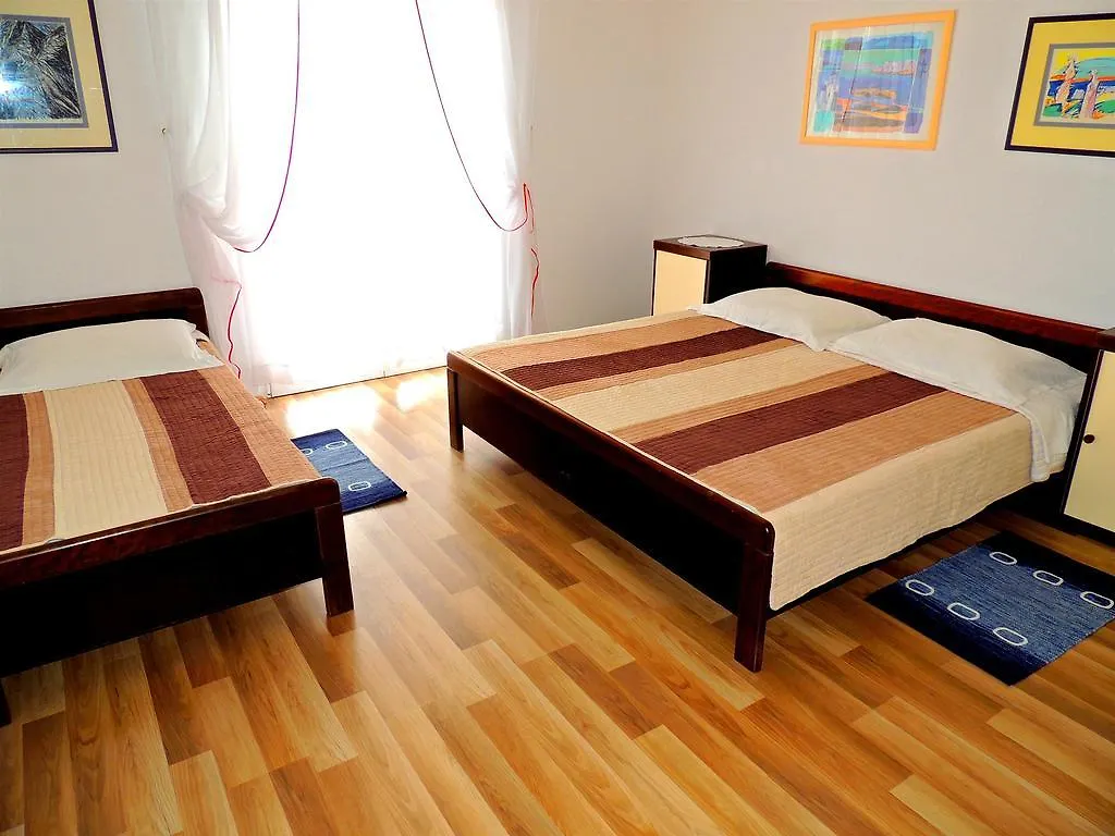 Apartments Nikolina 말린스카